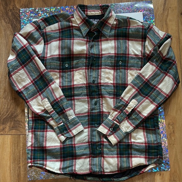 Red and Green Casual Plaid Button Down Shirt - Picture 10 of 13